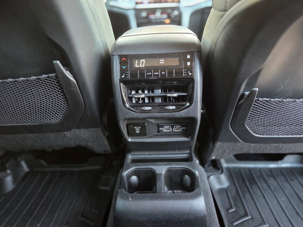 Used 2022 Jeep Grand Cherokee L Limited AWD/4WD image 12