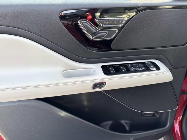 New 2026 Lincoln Aviator 2WD w/ Jet Appearance Package image 20