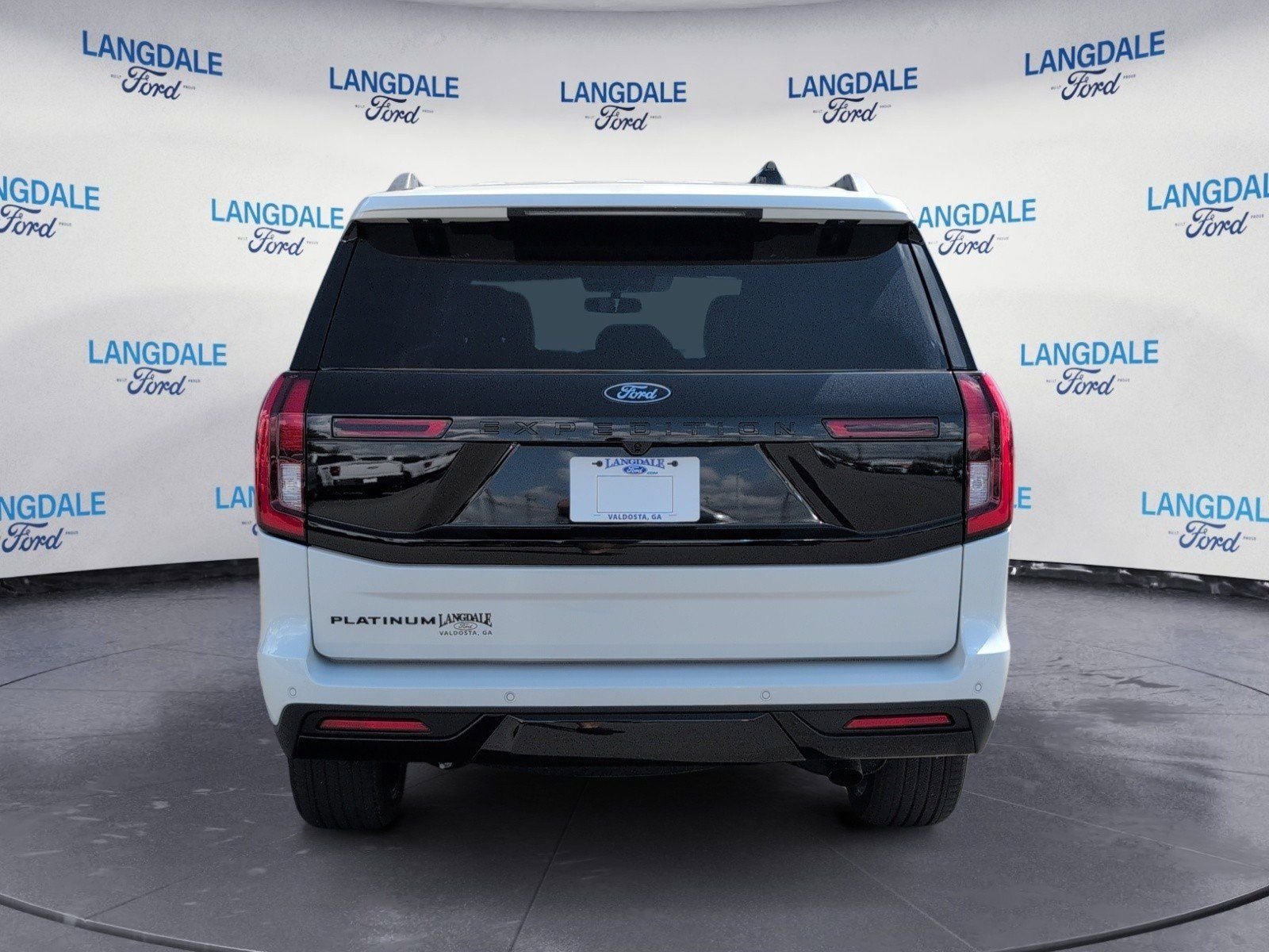 New 2026 Ford Expedition Platinum w/ Stealth Performance Package image 8