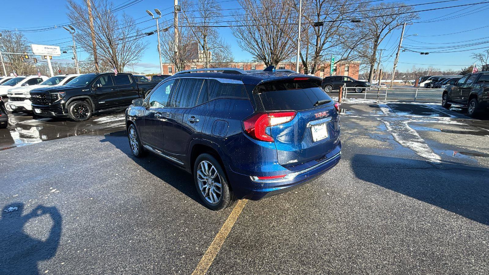 Used 2023 GMC Terrain Denali image 5
