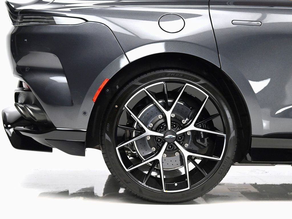 New 2026 Aston Martin DBX 707 image 23