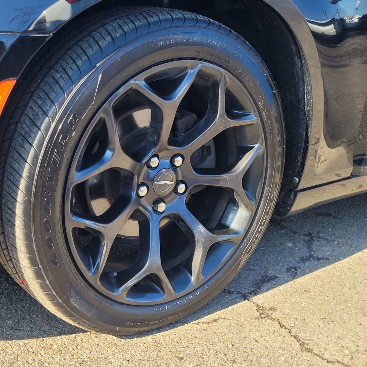 Used 2019 Chrysler 300 Touring w/ Sport Appearance Package image 14