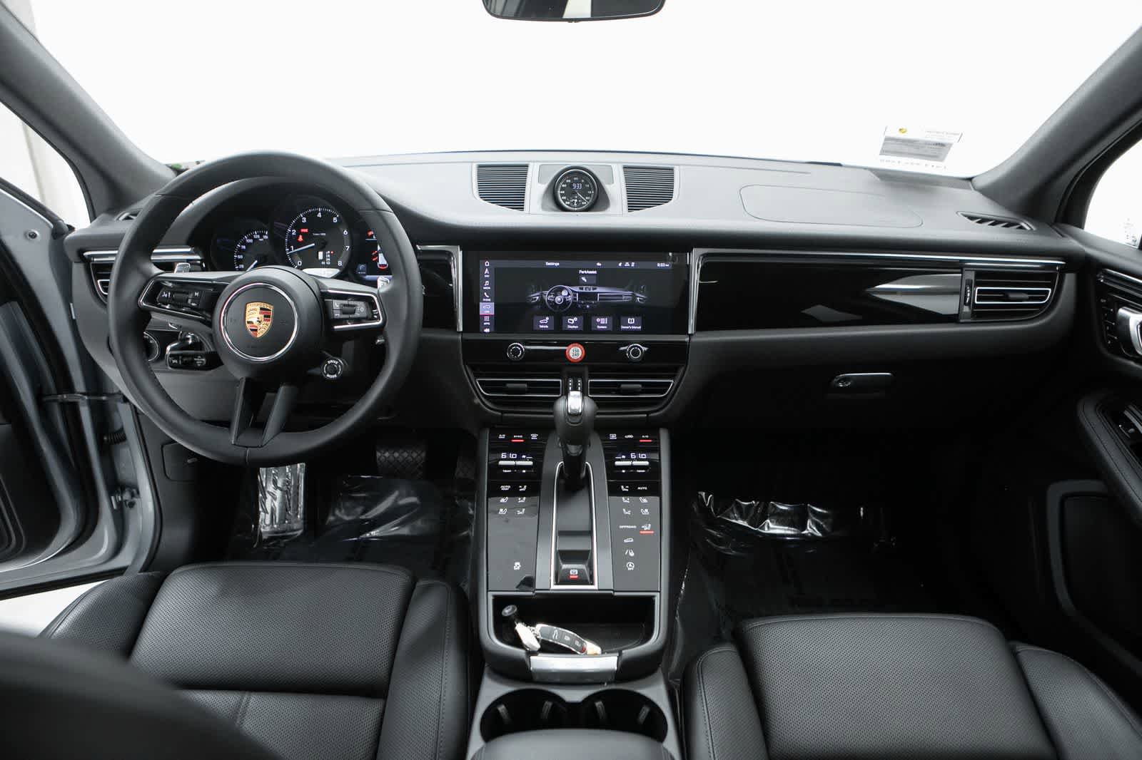 Certified 2026 Porsche Macan image 13