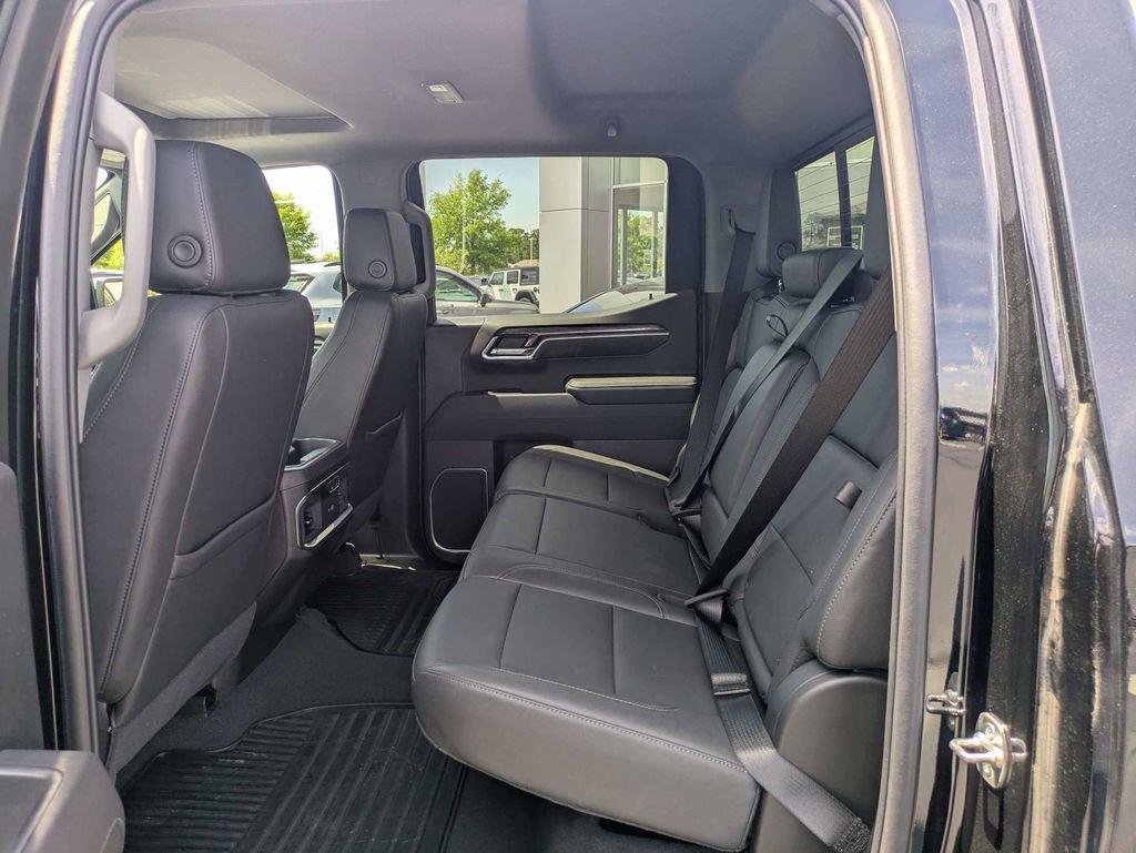 Used 2025 Chevrolet Silverado 1500 LTZ w/ Technology Package AWD/4WD image 14