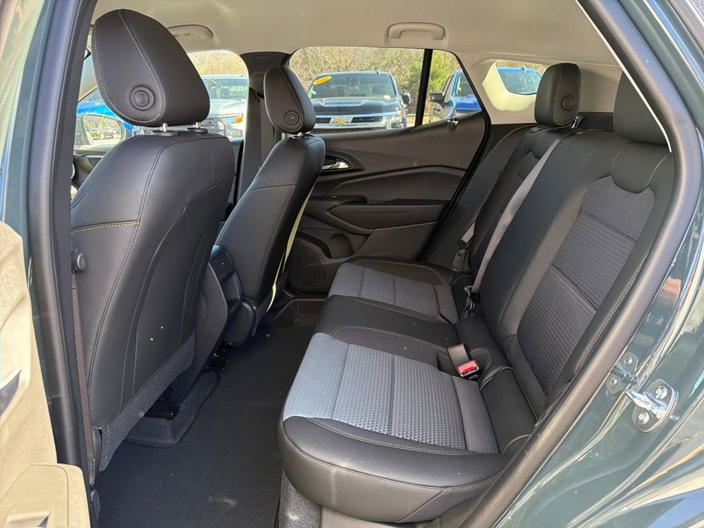New 2025 Chevrolet Trax LT w/ Driver Confidence Package image 27