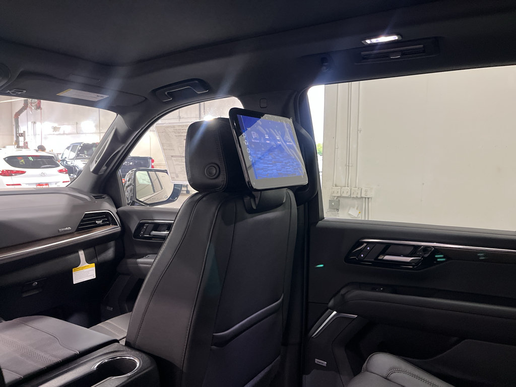 New 2026 Chevrolet Tahoe High Country AWD/4WD image 38