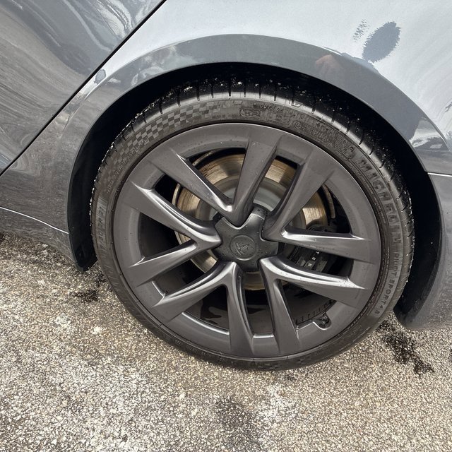 Used 2021 Tesla Model S Plaid image 25