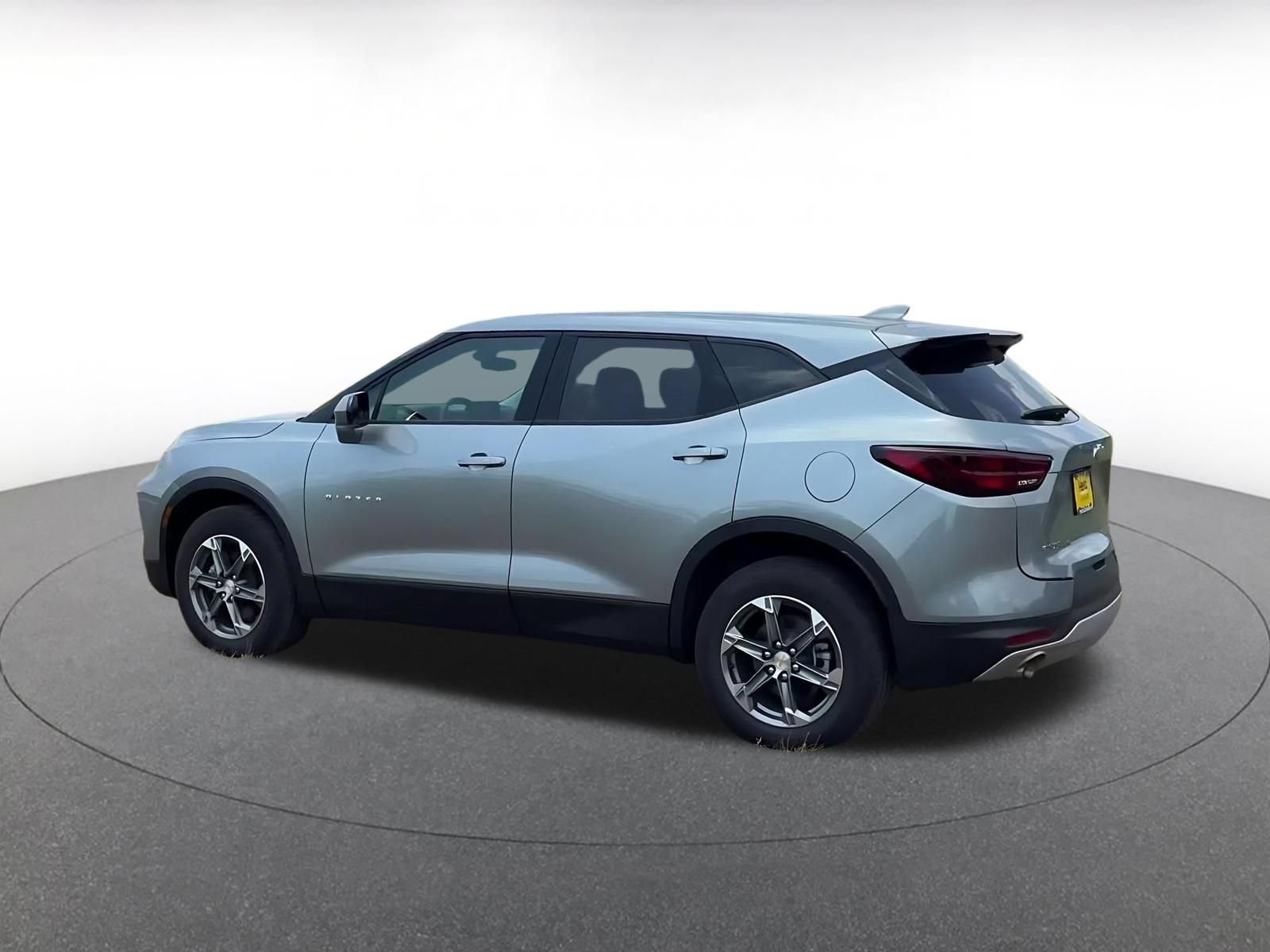 Used 2026 Chevrolet Blazer LT FWD image 8