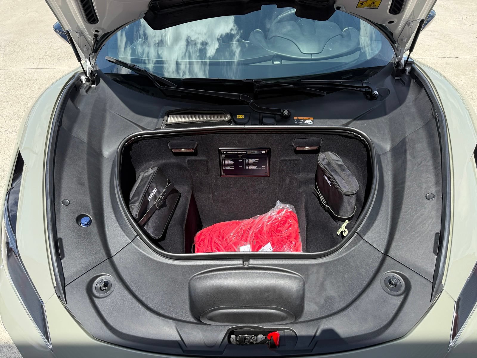 Used 2020 Ferrari F8 Tributo RWD image 39