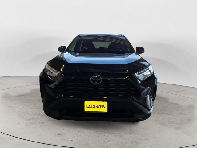 Used 2025 Toyota RAV4 XLE AWD/4WD image 2