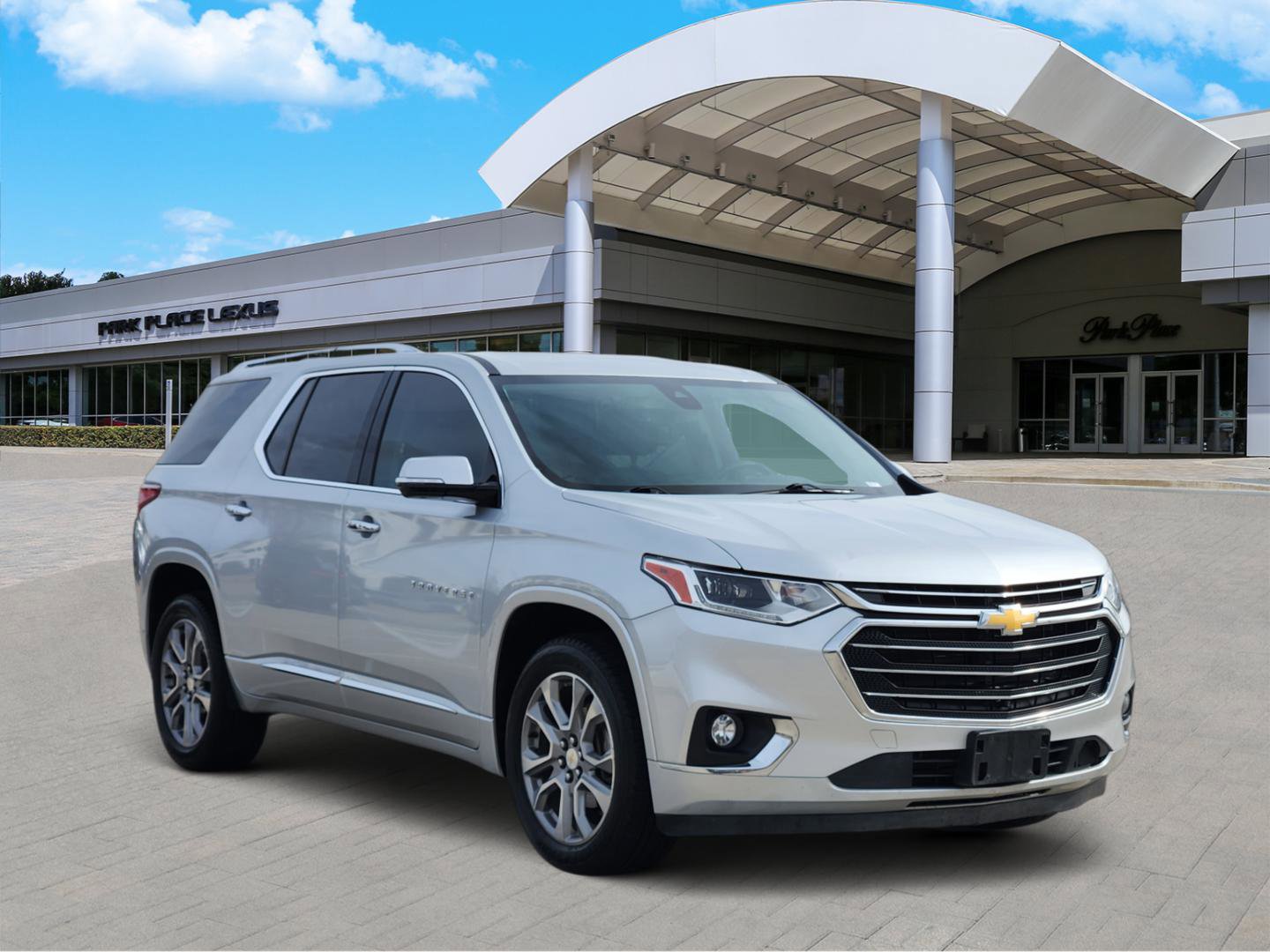 Used 2019 Chevrolet Traverse Premier w/ Driver Confidence II Package image 2