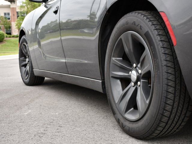 Used 2016 Dodge Charger SXT RWD image 11