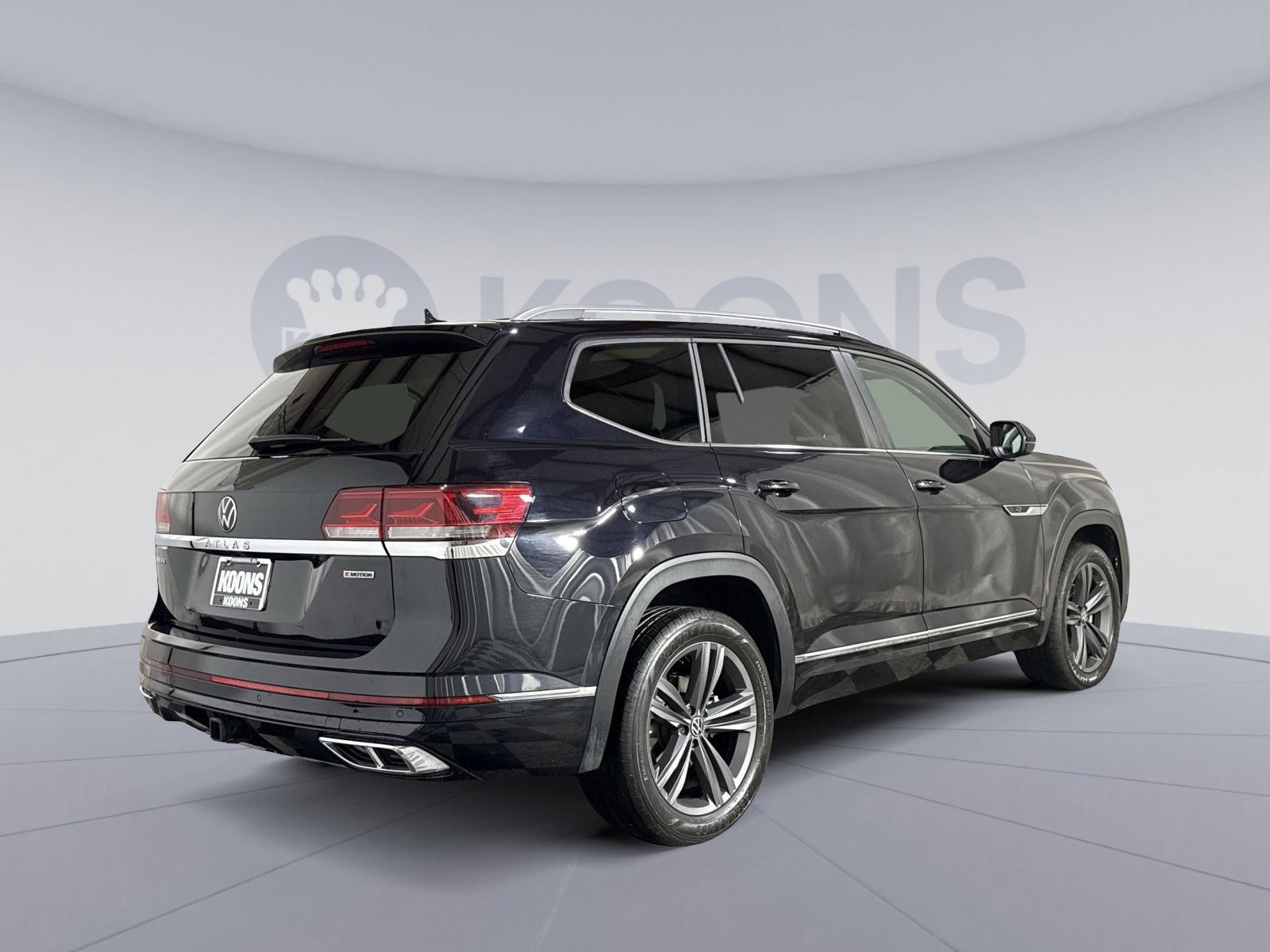 Used 2022 Volkswagen Atlas SEL R-Line AWD/4WD image 7