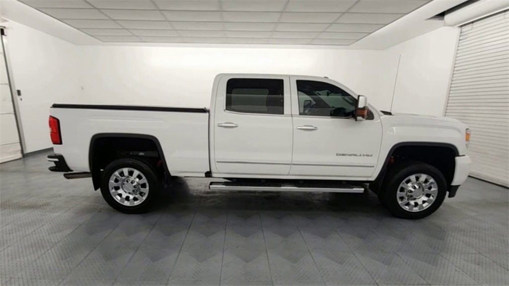 Used 2017 GMC Sierra 2500 Denali w/ Suspension Package, Off-Road image 9