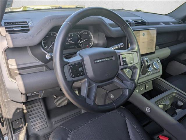 Used 2023 Land Rover Defender 130 X-Dynamic SE image 10