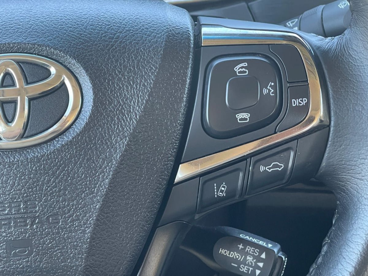 Used 2018 Toyota Avalon XLE Premium w/ Preferred Accessory Package FWD image 29