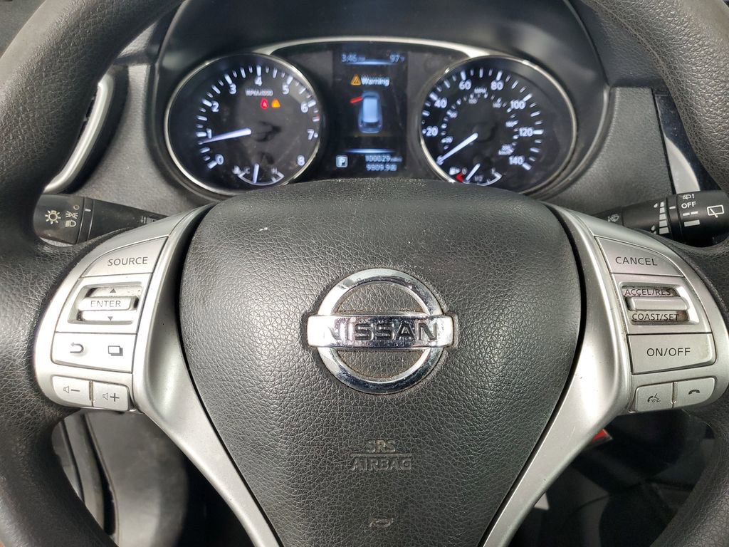 Used 2015 Nissan Rogue S FWD image 19