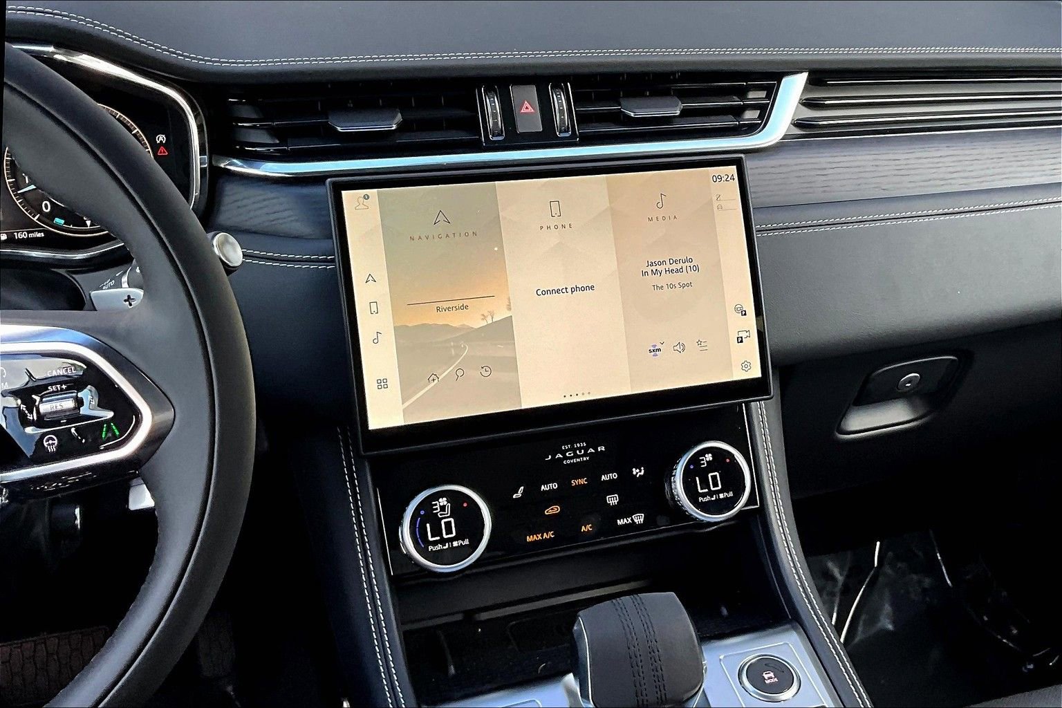 New 2026 Jaguar F-PACE R-Dynamic S image 7