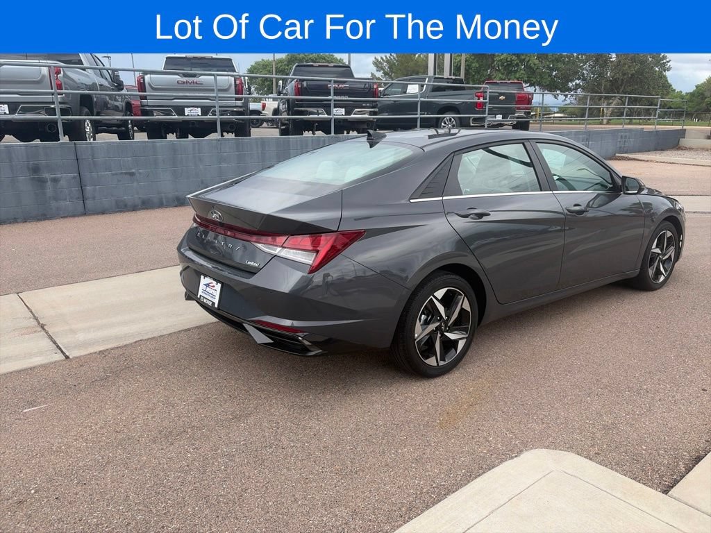 Used 2023 Hyundai Elantra Limited FWD image 5