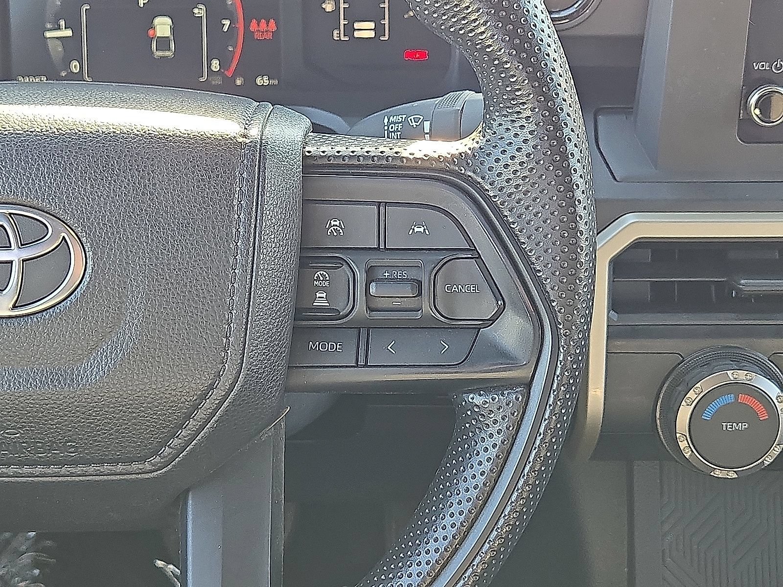 Used 2025 Toyota Tacoma SR AWD/4WD image 17