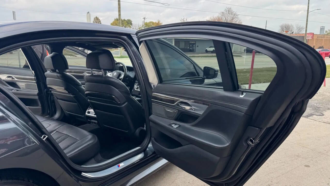 Used 2016 BMW 750i xDrive image 23