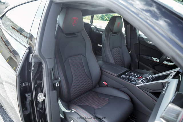 Used 2024 Lamborghini Urus S AWD/4WD image 49