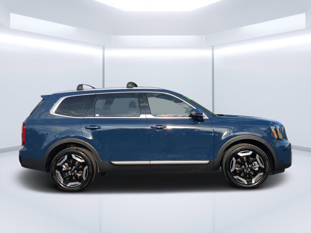 Used 2025 Kia Telluride S image 2