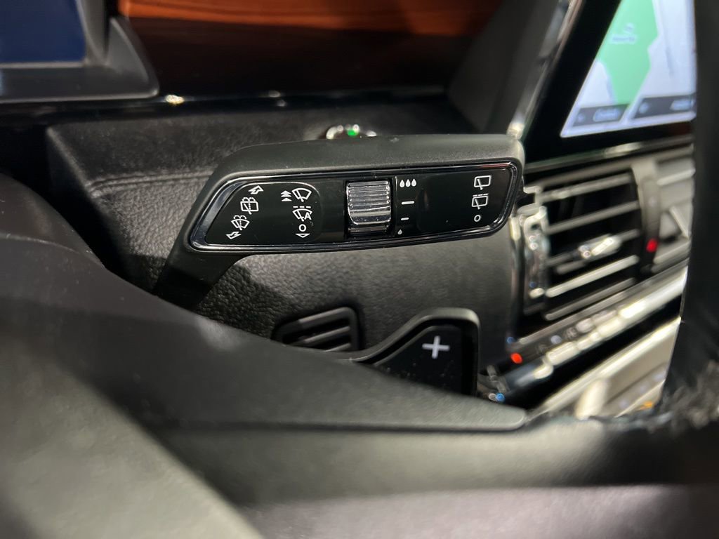 Used 2020 Lincoln Navigator Reserve w/ Equipment Group 208A Reserve image 21