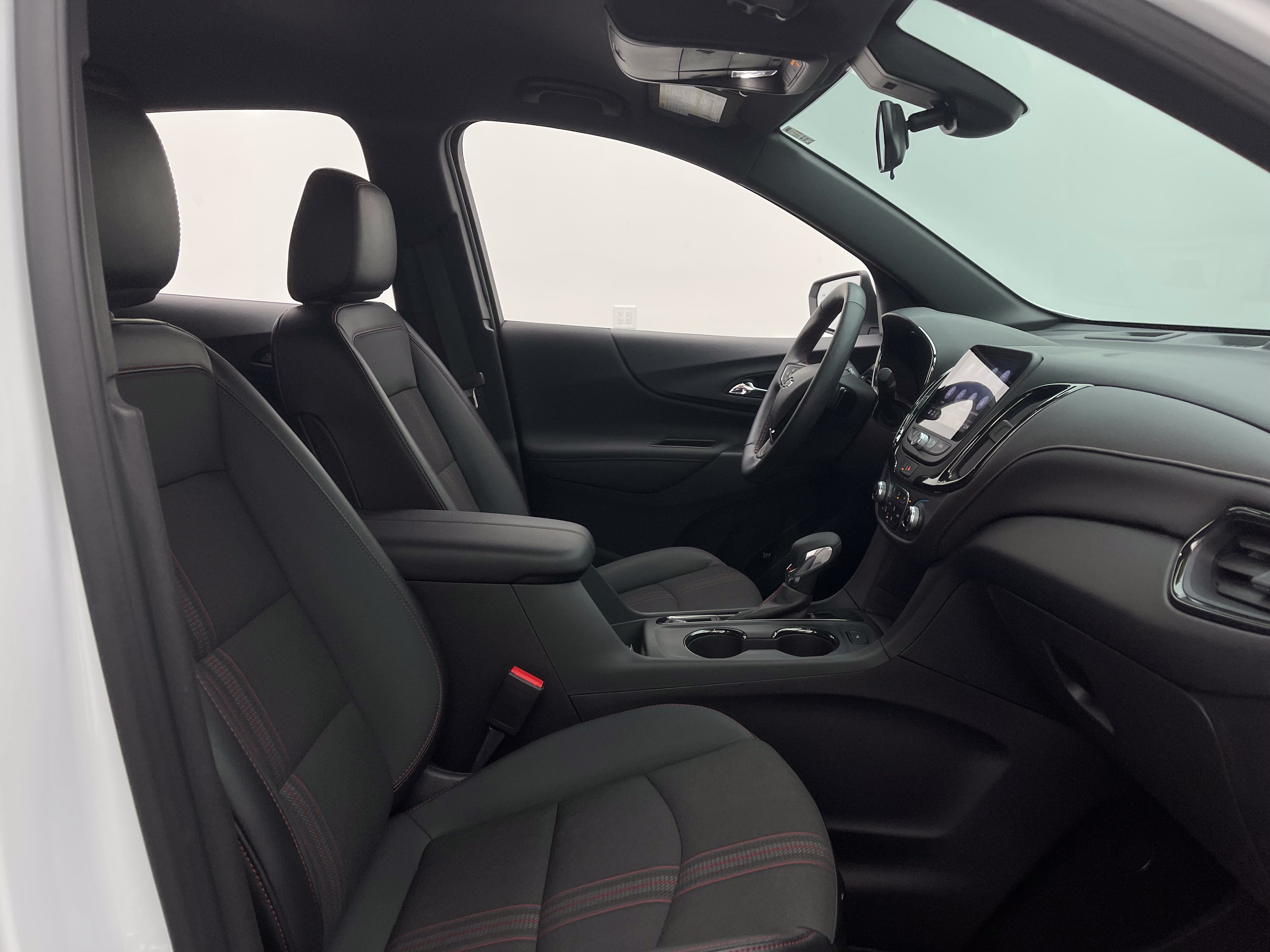 Used 2023 Chevrolet Equinox RS FWD image 34