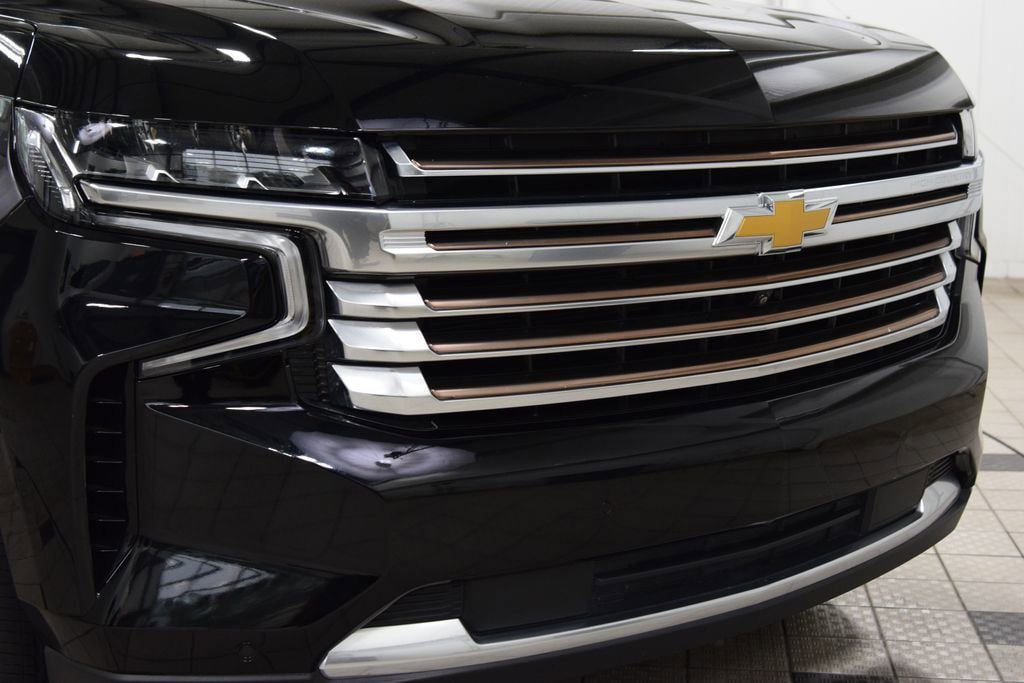 Used 2023 Chevrolet Suburban High Country AWD/4WD image 13