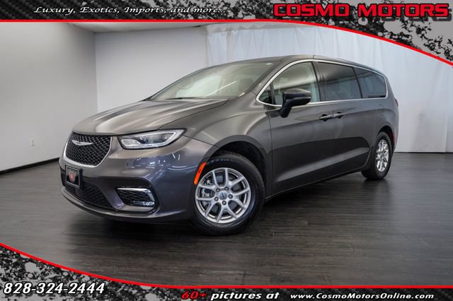 Used 2023 Chrysler Pacifica Touring-L FWD video 1