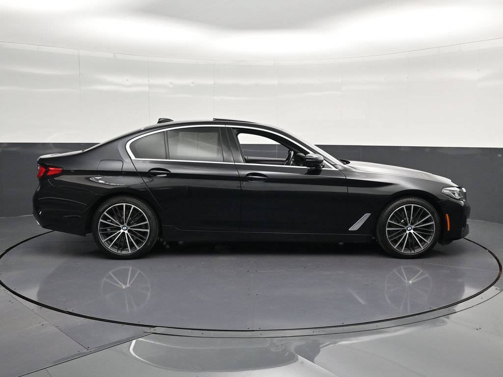 Used 2021 BMW 530i w/ Premium Package RWD image 4
