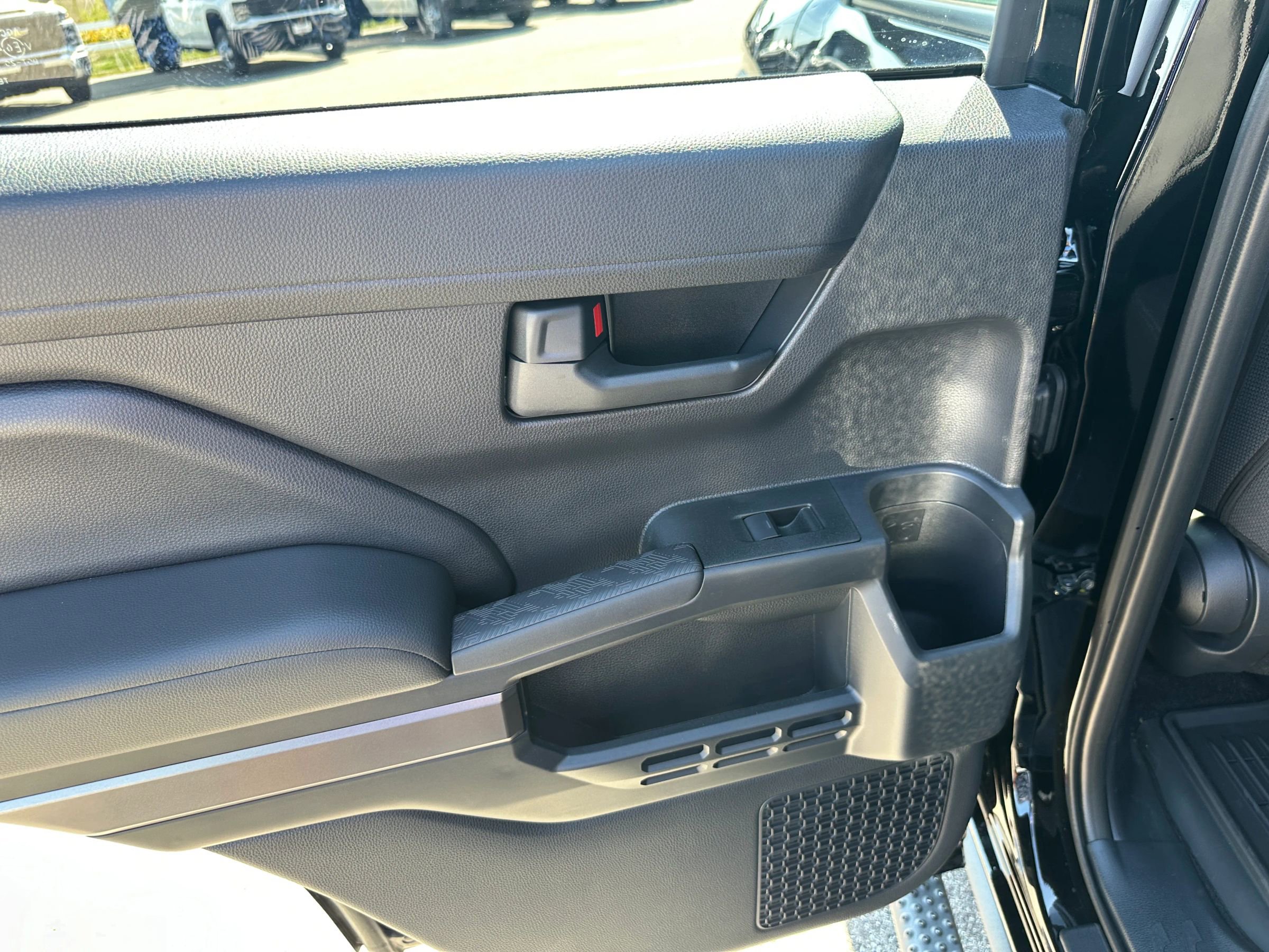 Used 2025 Toyota 4Runner SR5 image 33