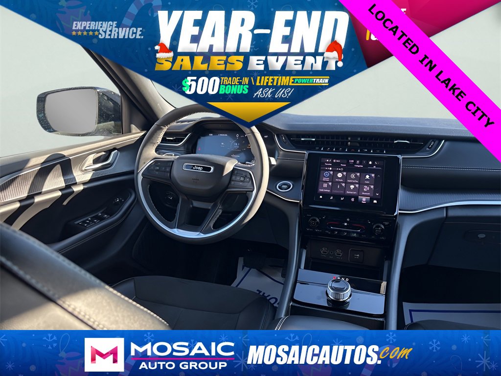 Used 2024 Jeep Grand Cherokee Altitude image 18