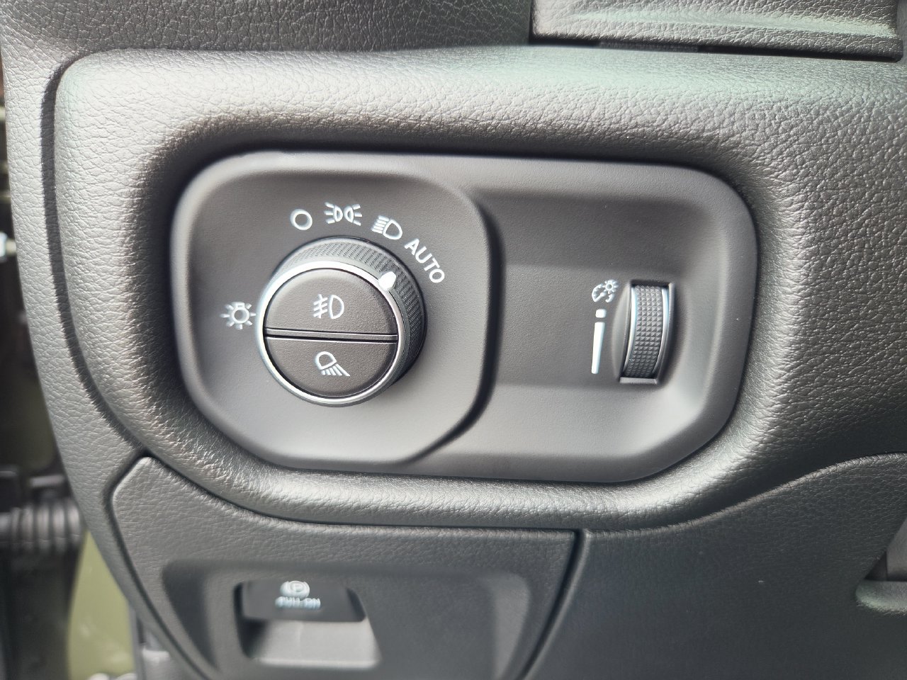 New 2026 RAM 1500 Warlock AWD/4WD image 32
