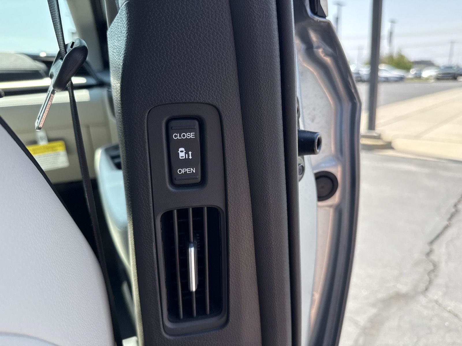 Certified 2026 Honda Odyssey Touring image 26