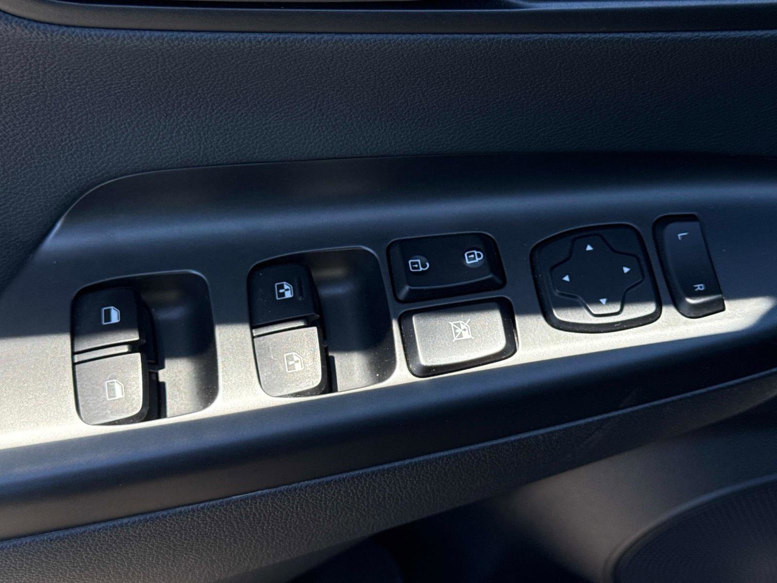 Used 2020 Hyundai Kona Ultimate image 17