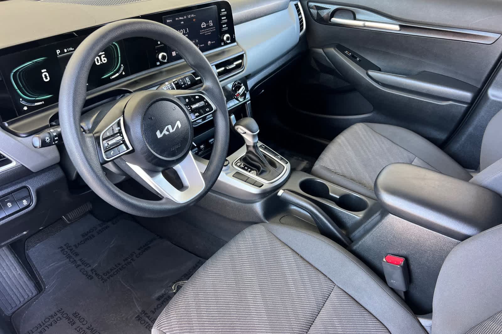 Used 2024 Kia Seltos LX AWD/4WD image 11