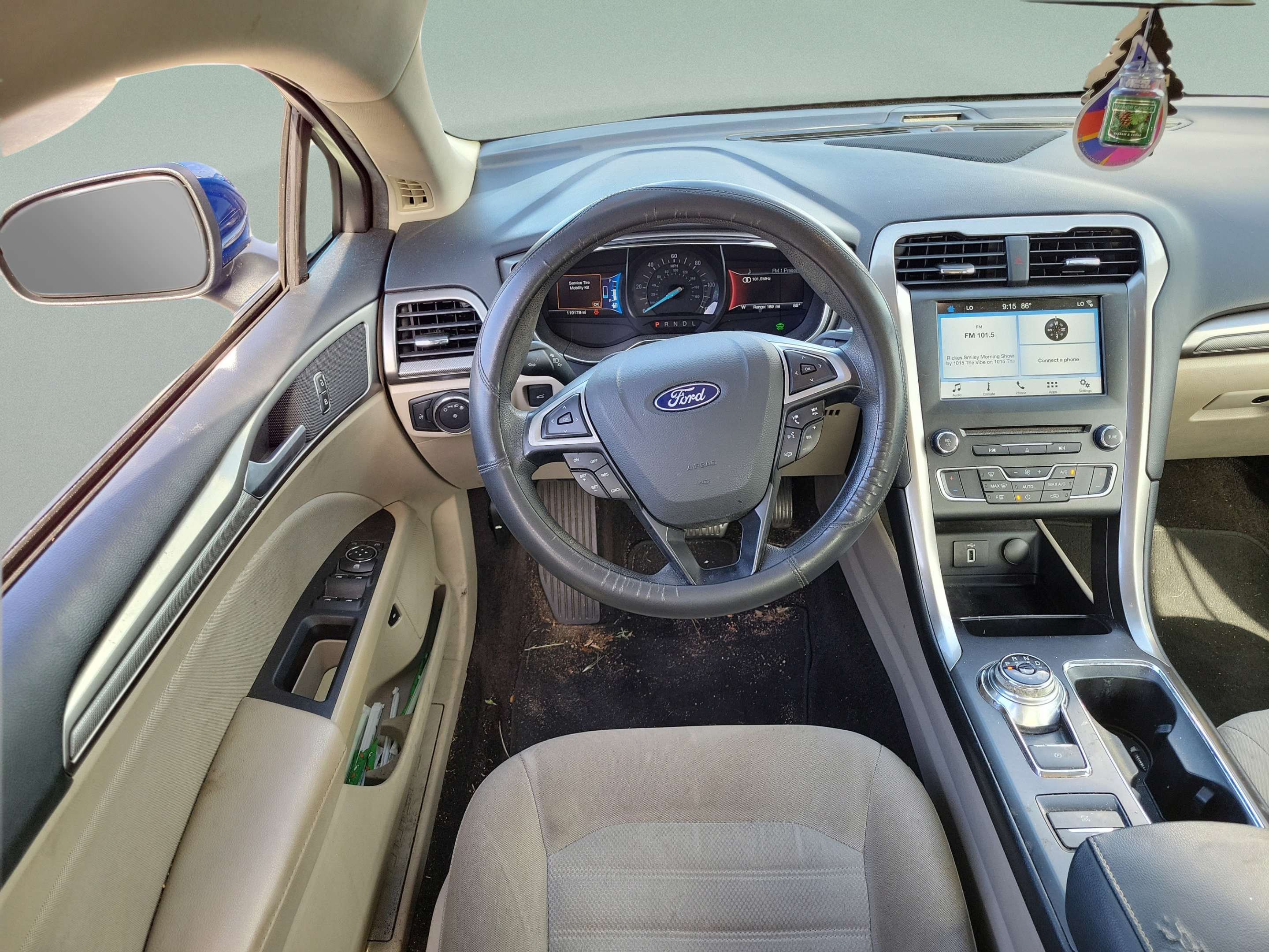 Used 2018 Ford Fusion SE FWD image 8