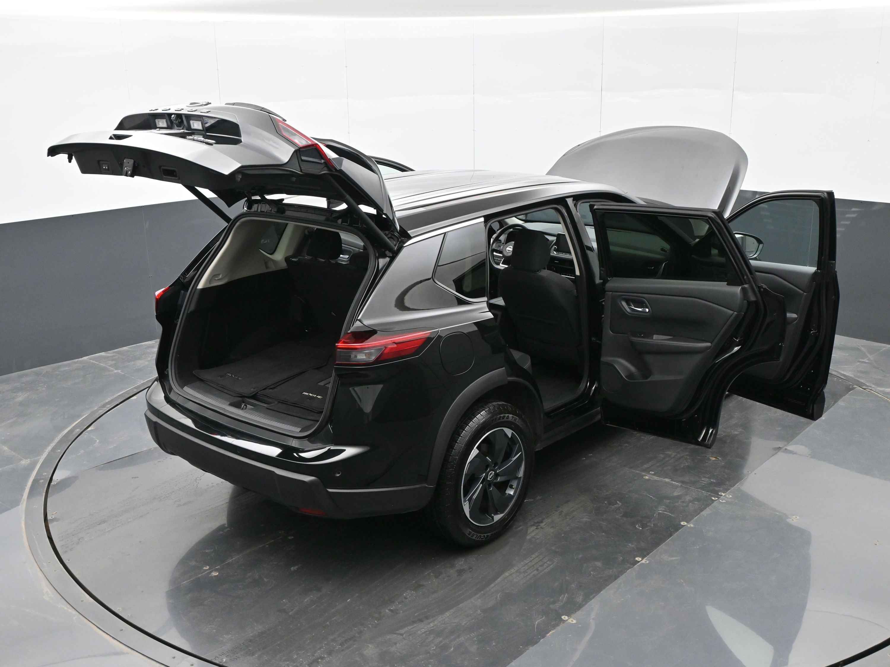Used 2024 Nissan Rogue SV image 44