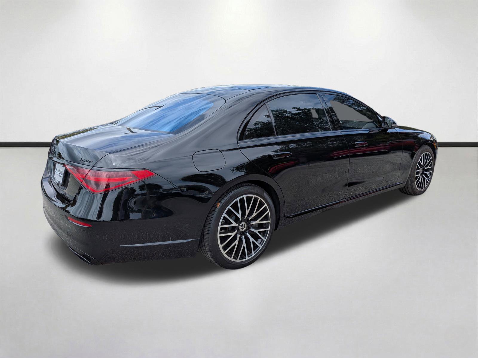 Used 2023 Mercedes-Benz S 580 4MATIC Sedan image 4