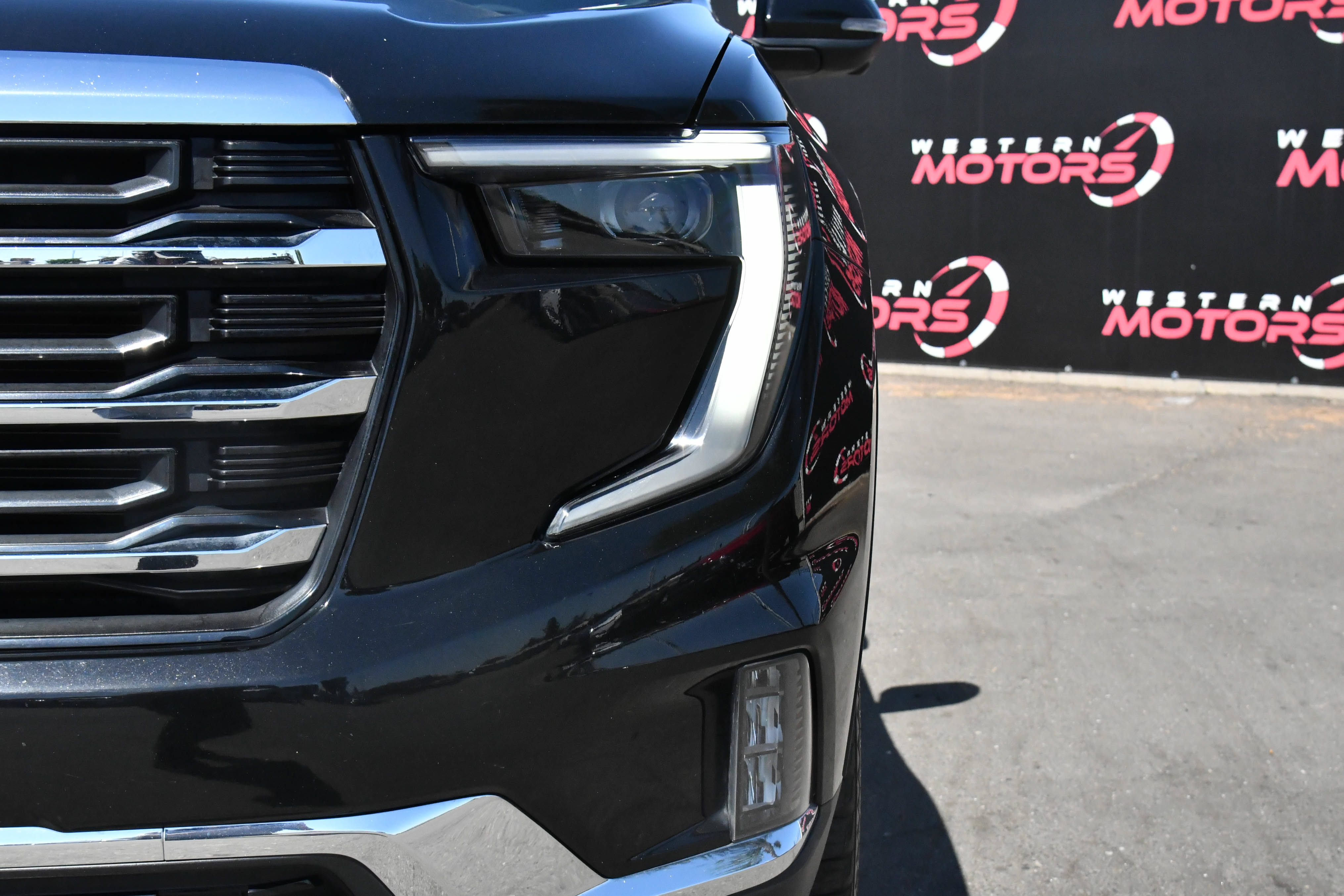 Used 2024 GMC Acadia Elevation FWD image 11
