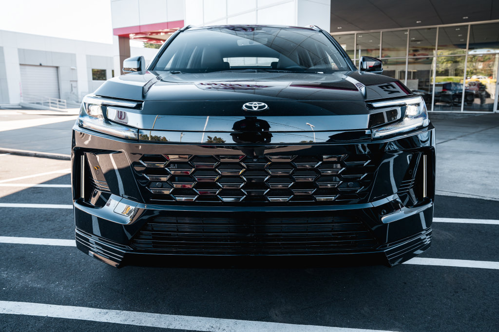 New 2026 Toyota RAV4 XSE AWD/4WD image 2