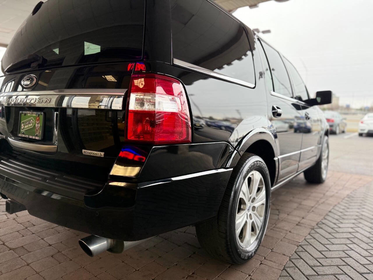 Used 2016 Ford Expedition Platinum image 10