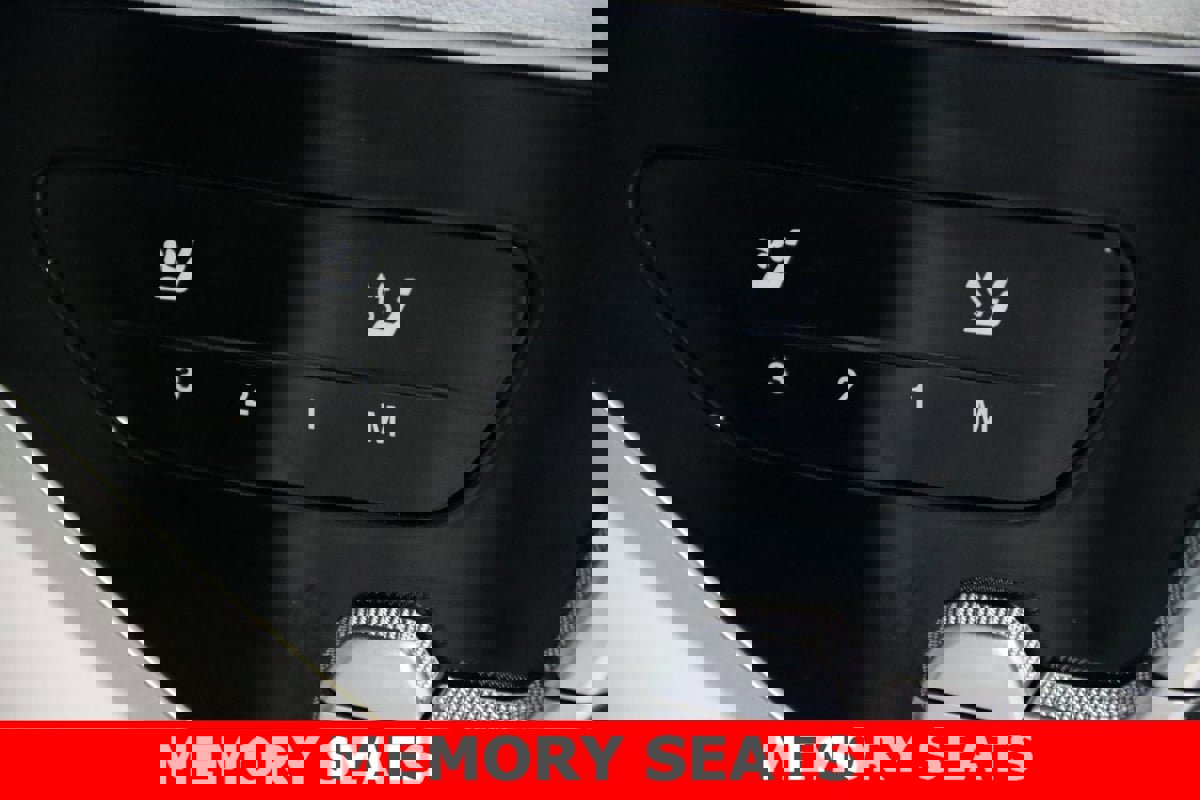 Used 2025 Mercedes-Benz GLC 300 4MATIC Coupe image 24