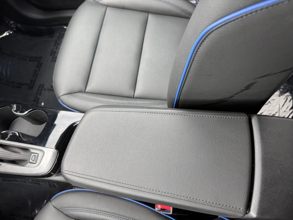 Used 2024 Buick Envista Sport Touring w/ Convenience I Package FWD image 17