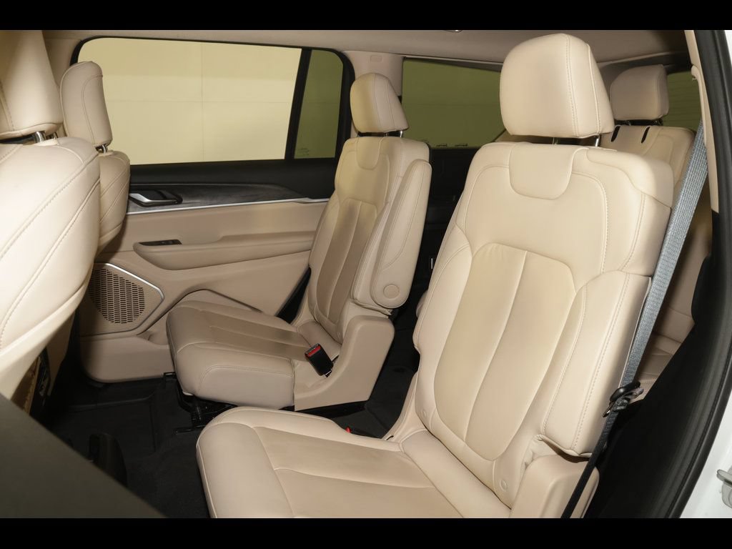 Used 2021 Jeep Grand Cherokee L Limited AWD/4WD image 29