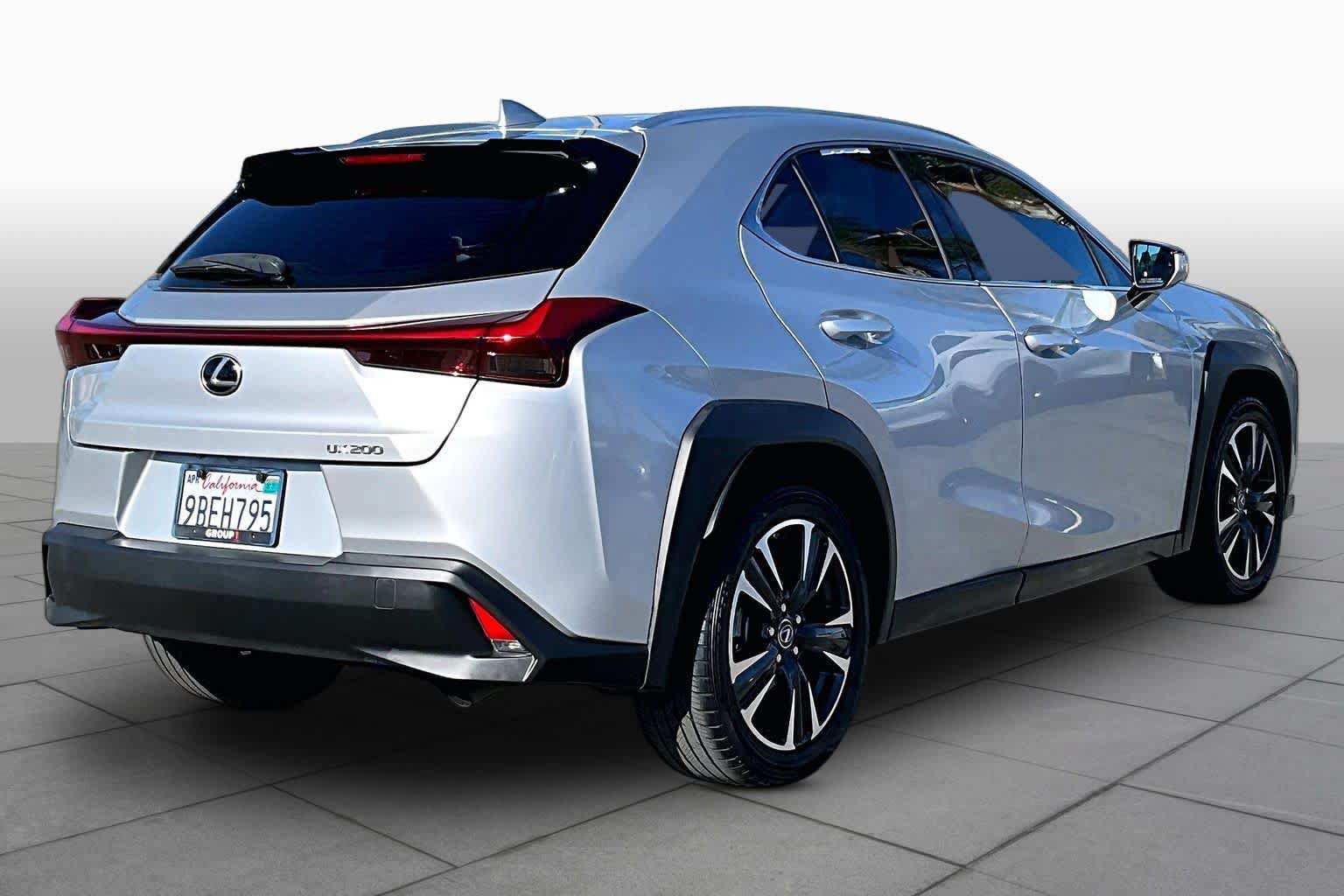 Used 2019 Lexus UX 200 w/ Premium Package FWD image 11