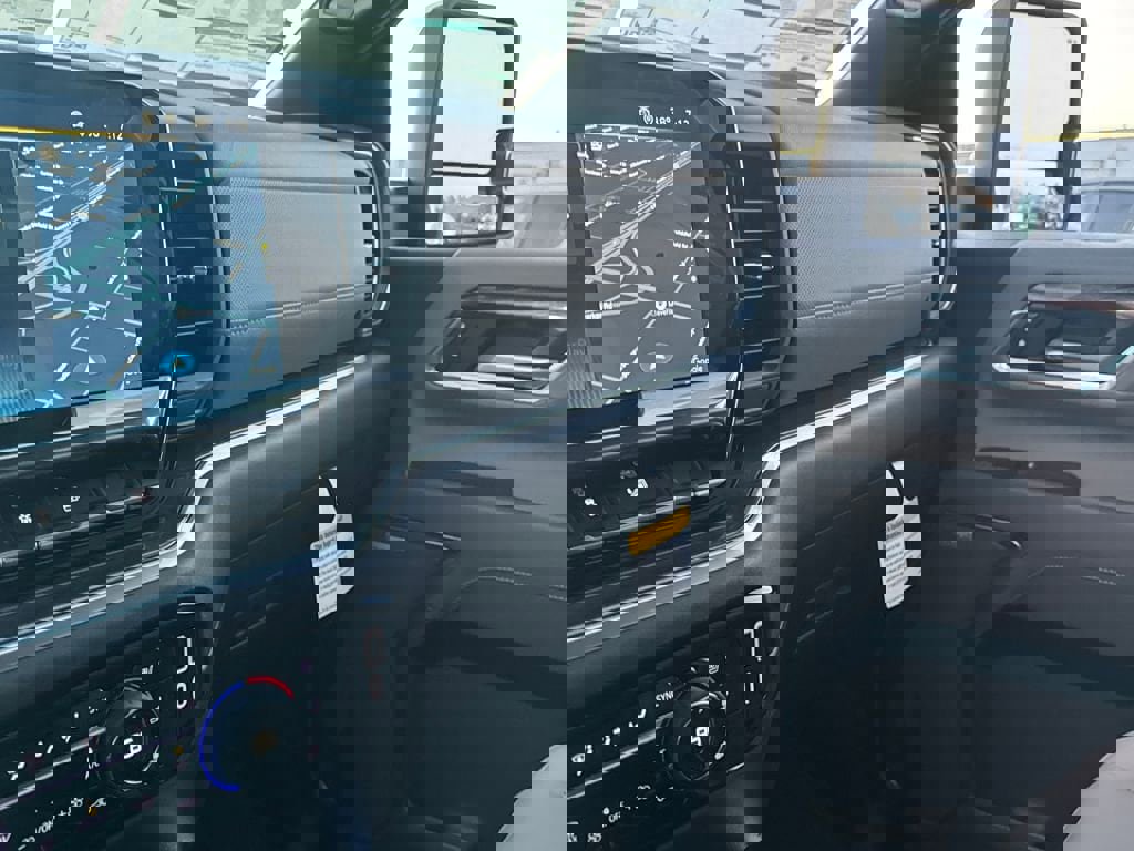 New 2026 Chevrolet Silverado 3500 LTZ w/ LTZ Convenience Package image 23