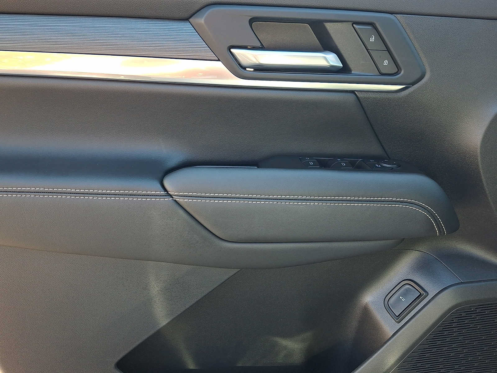 Used 2026 GMC Terrain Elevation w/ Elevation Premium Package AWD/4WD image 14